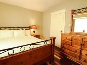 James Bay Inn Hotel, Suites & Cottage